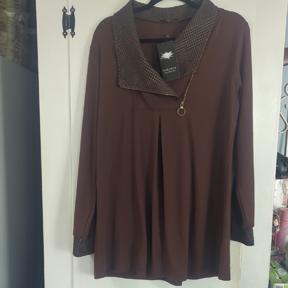 Premier Brown Top with Houndstooth Collar
